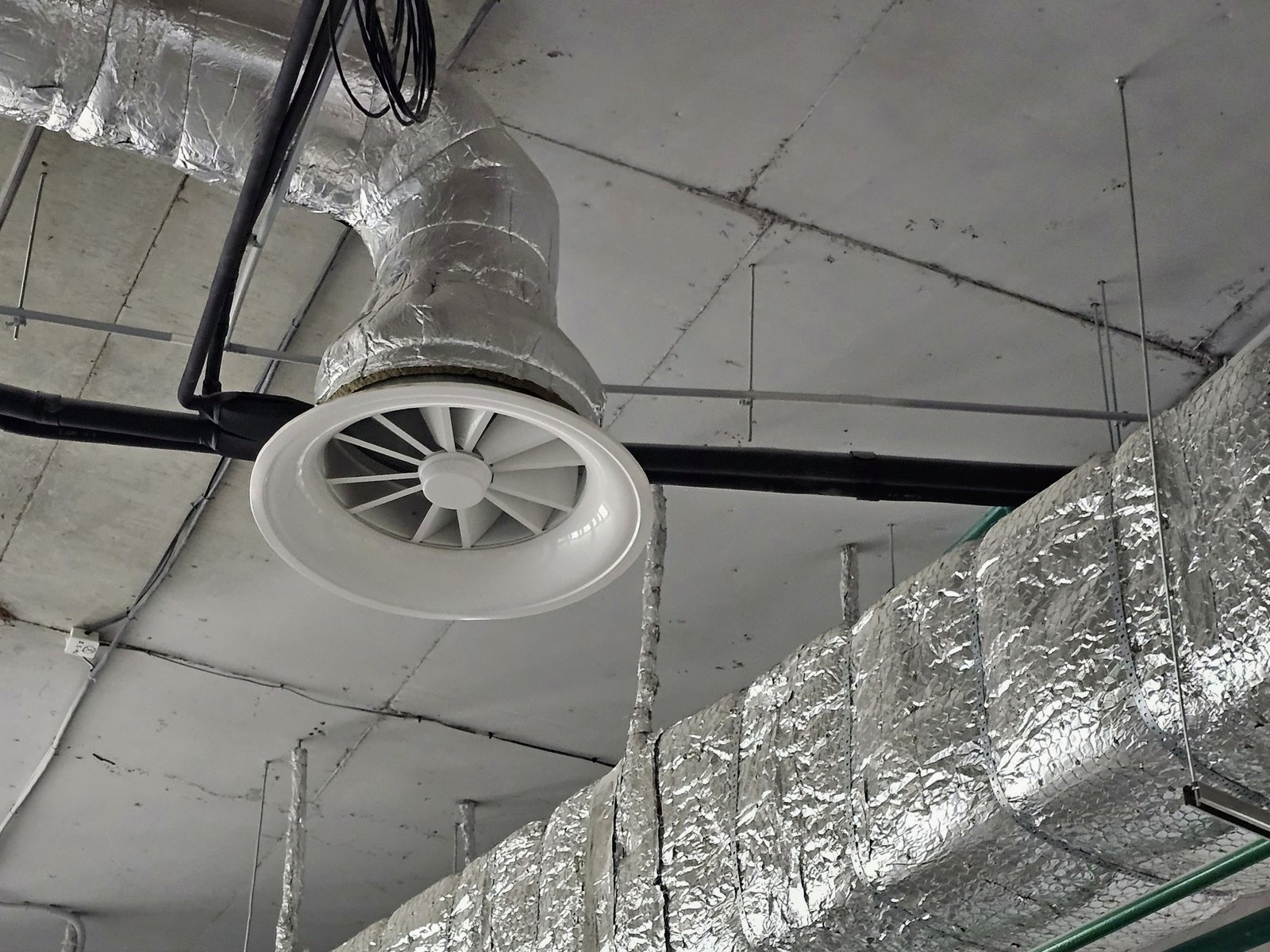 Independent Heating & AC Inc heating and air conditioning work in Lake Oswego