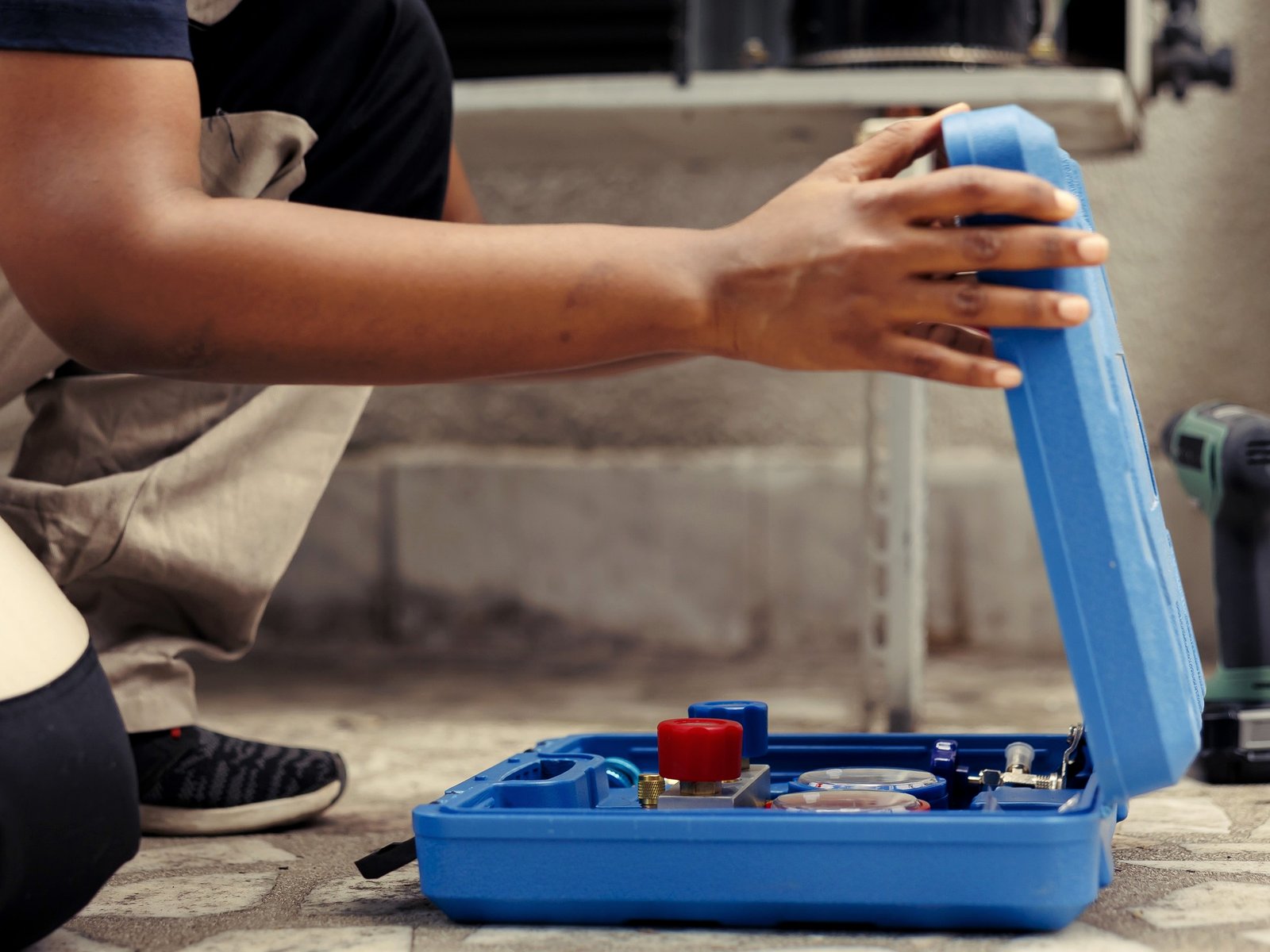 Latta's Heating and Air Conditioning Services heating and air conditioning work in Springfield